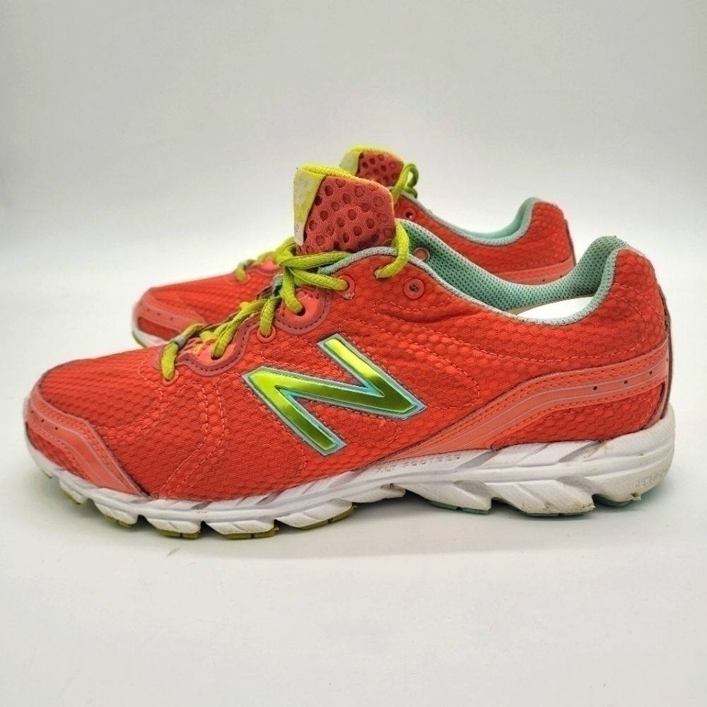 NEW BALANCE 590 V2 Running Shoes Women Size 9D Athletic Sneakers
